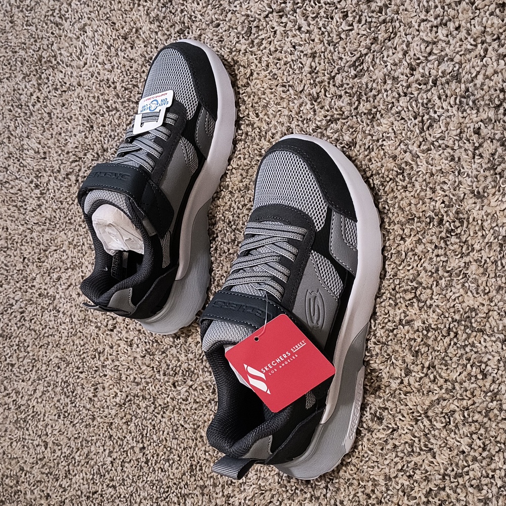 Gray Skechers Sneakers Little Boy Size 1 NWT